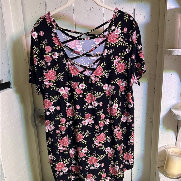 Planet Gold Black Backless Blouse with Pink Floral Print - Picture 1 of 2